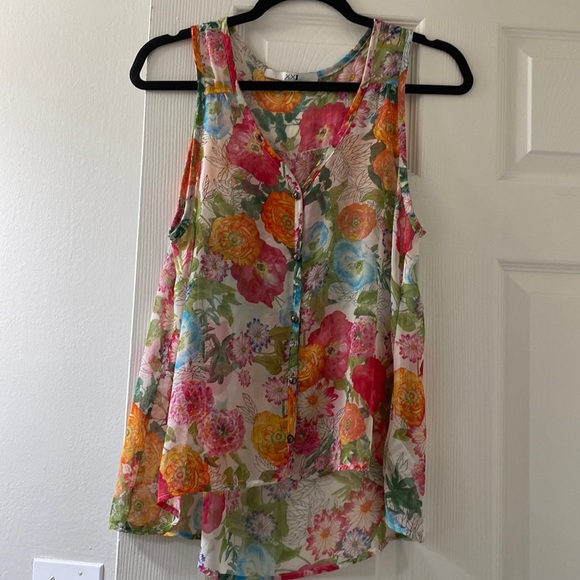 Forever 21 sheer button up floral tank - Picture 1 of 2